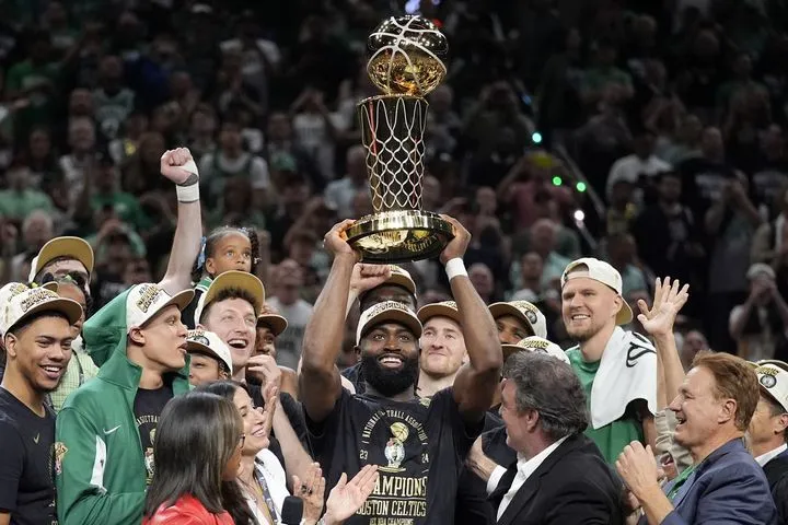 Τίτλοι τέλους για τον Final's MVP του 2024: Πώς αντάλλαξαν οι Σέλτικς τον Μπράουν