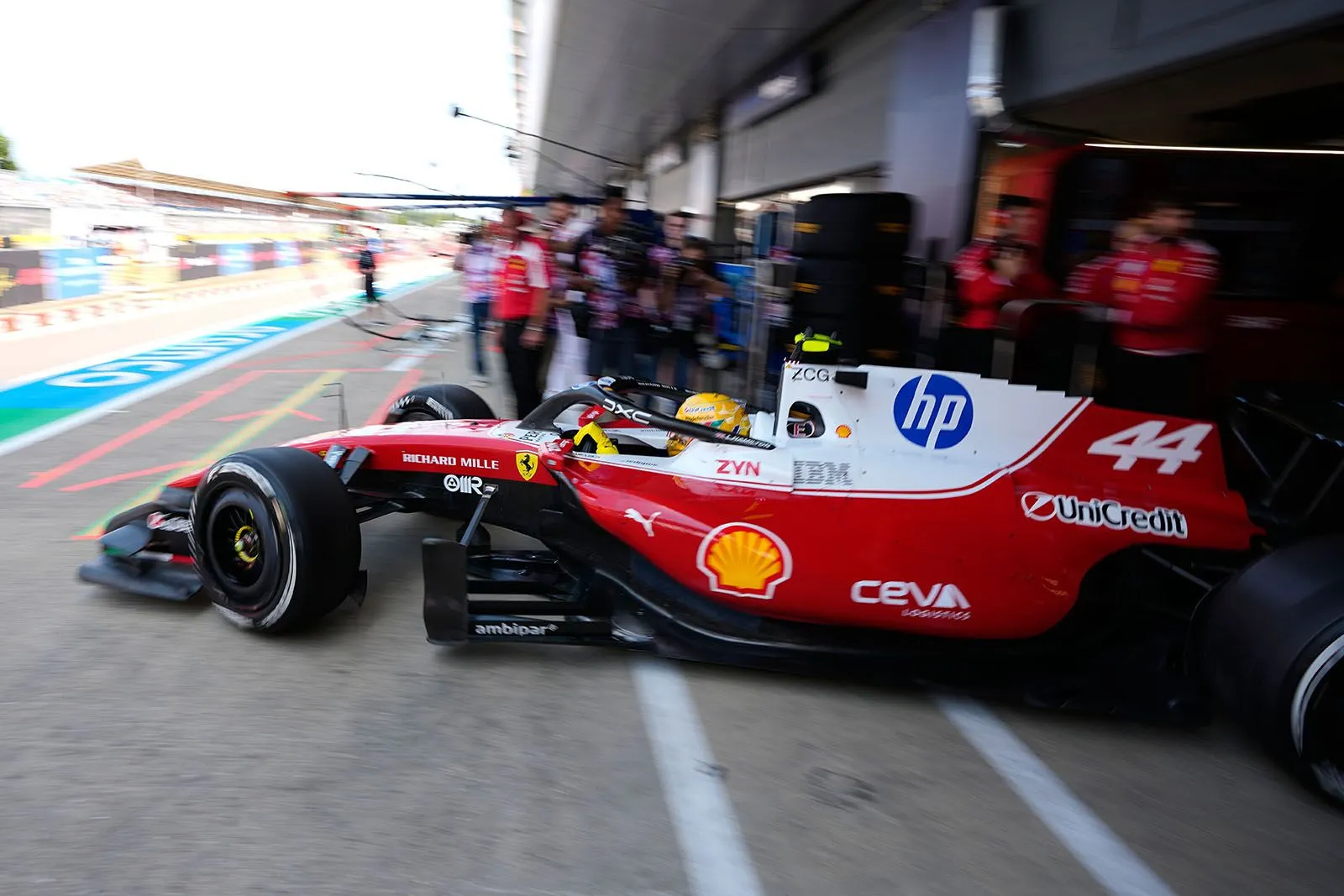 Formula 1: Ο Χάμιλτον δύο δέκατα ταχύτερος του Αντονέλι στο FP1 του Σίλβερστοουν