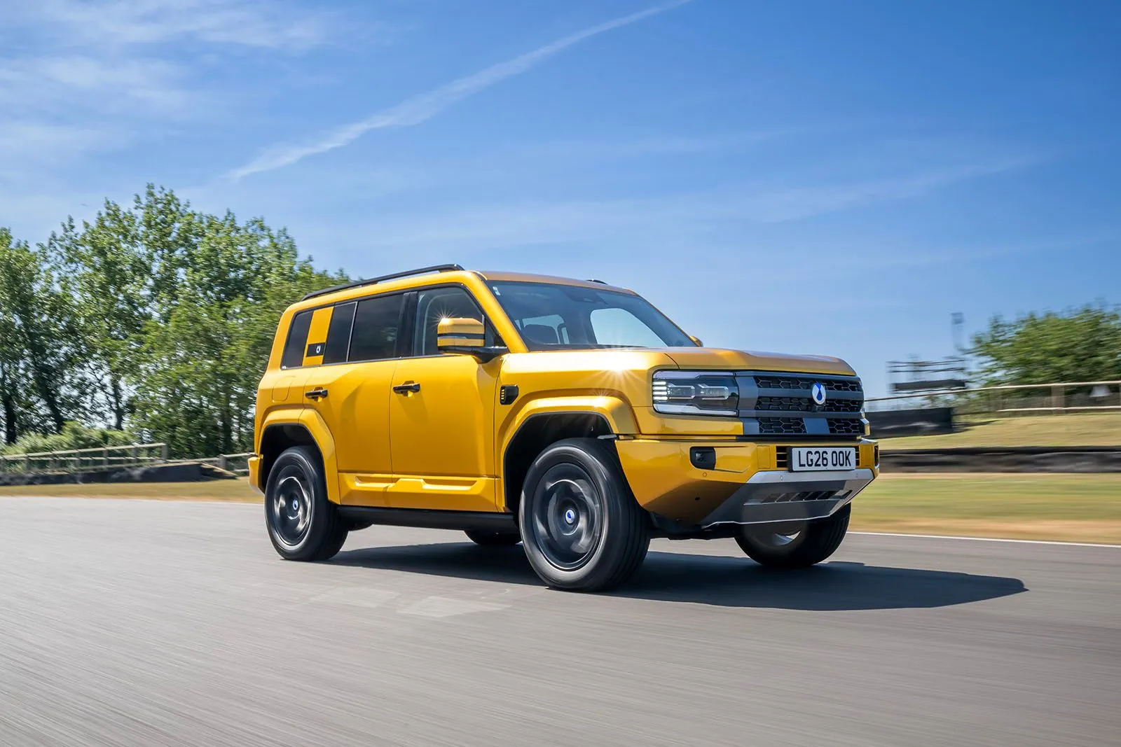 Πρεμιέρα στην Ευρώπη για το πρώτο SUV της Denza, το μεγάλο plug-in υβριδικό BAO 5