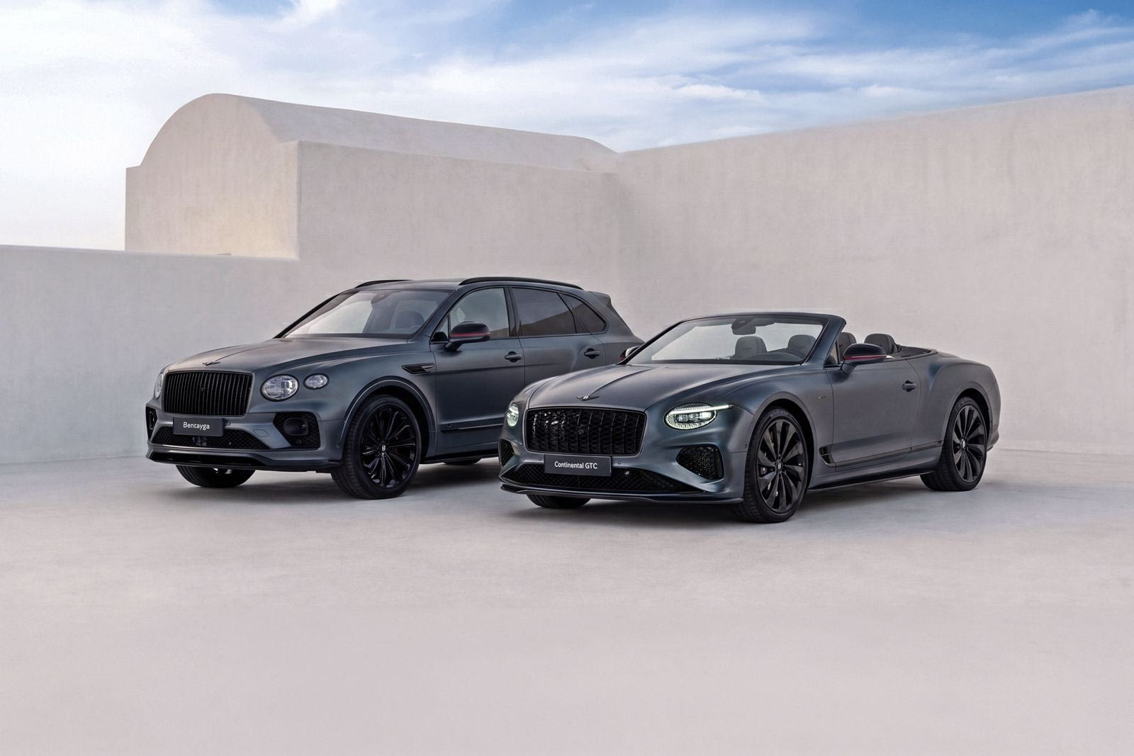 Bentley Caldera Collection: Εκεί που η Bentley “συναντά” τη Σαντορίνη- Δύο μοναδικές δημιουργίες από τη Mulliner