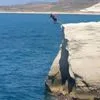 Ο Εβάν Φουρνιέ έκανε βουτιά στο Σαρακήνικο που κόβει την ανάσα