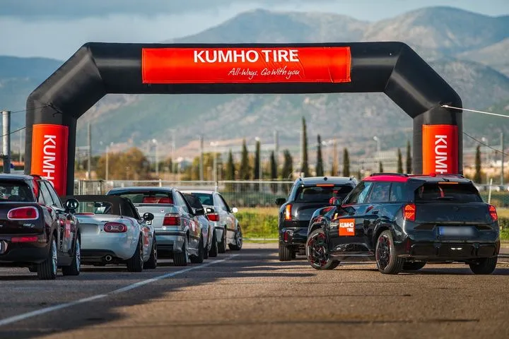 Συμβουλές από την Kumho για καλά και ασφαλή χιλιόμετρα κατά τις διακοπές