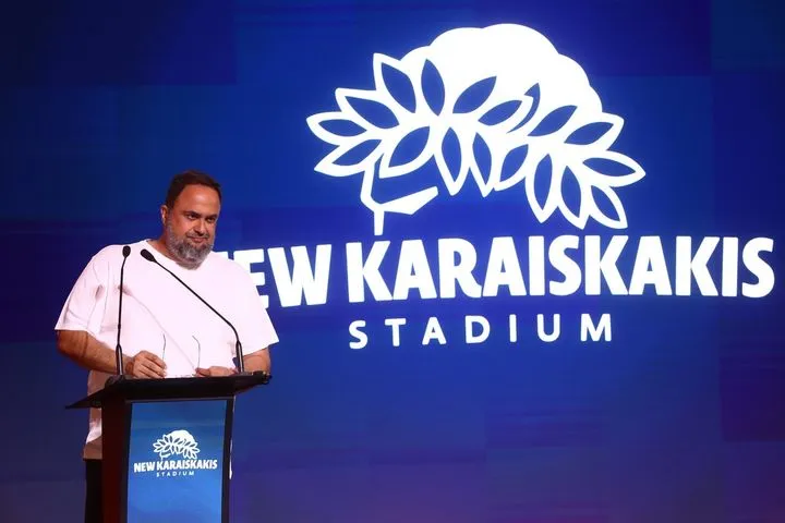 Νέο Καραϊσκάκης, Ολυμπιακός: Φωτογραφίες από τη συνέντευξη του Βαγγέλη Μαρινάκη στο Δημοτικό Θέατρο Πειραιά