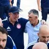 Ολυμπιακός: Ο Χοσέ Λουίς Μεντιλίμπαρ και η ομάδα των πειραιωτών στο Δημοτικό Θέατρο για τη συνέντευξη του Βαγγέλη Μαρινάκη