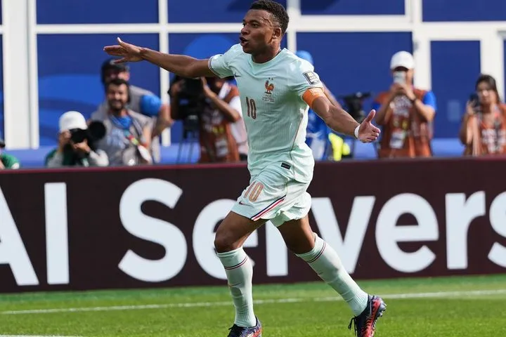 Μουντιάλ 2026, Γαλλία – Μαρόκο 2-0: Ο Εμπάπε έκανε τον Μέσι, έχασε πέναλτι απάντησε με γκολ κομψοτέχνημα και έστειλε τους Ευρωπαίους πανάξια στα ημιτελικά