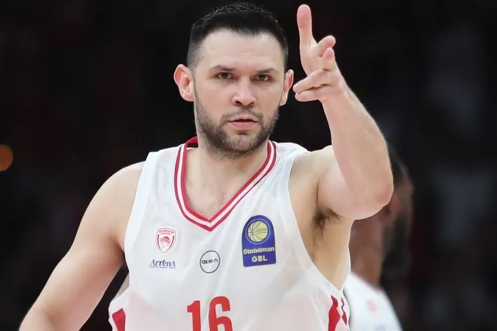 Ολυμπιακός: Αυτό είναι το αρχηγικό κλειστό διετές συμβόλαιο του Παπανικολάου