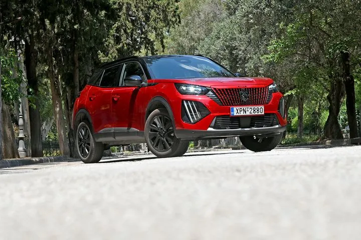 Δοκιμή του best-seller B-SUV, Peugeot 2008, στη νέα Hybrid και κορυφαία έκδοση GT των 145 ίππων