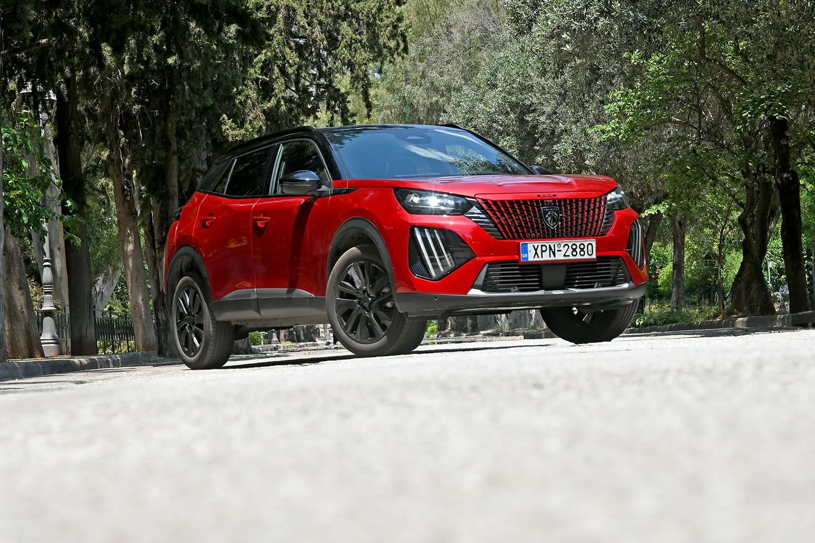Δοκιμή του best-seller B-SUV, Peugeot 2008, στη νέα Hybrid και κορυφαία έκδοση GT των 145 ίππων