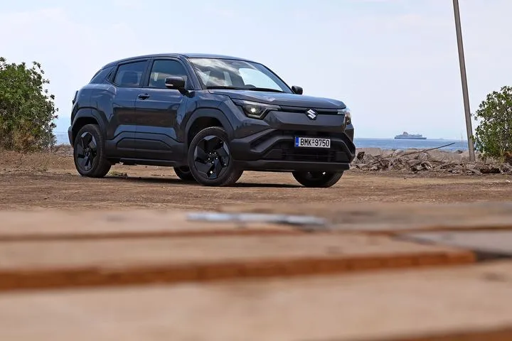 Δοκιμή του Suzuki e Vitara, που βάζει το θρυλικό ιαπωνικό B-SUV στη νέα ηλεκτρική εποχή
