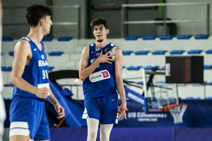 Διθύραμβοι της FIBA για τον Χατζηλάμπρου: “Επηρεάζει το παιχνίδι με πολλούς τρόπους, παρακολουθήστε τον”