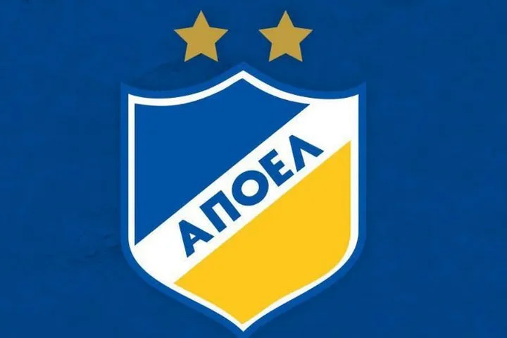 ΑΠΟΕΛ: Απαγόρευση μεταγραφών από την UEFA λόγω οφειλής στον Σαρφό