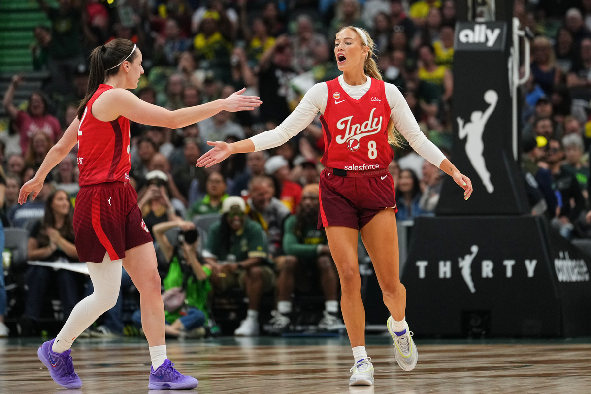 WNBA: Χωρίς Κλαρκ και Κάνινγχαμ η συνέντευξη Τύπου μετά από διαδήλωση στο Σιάτλ