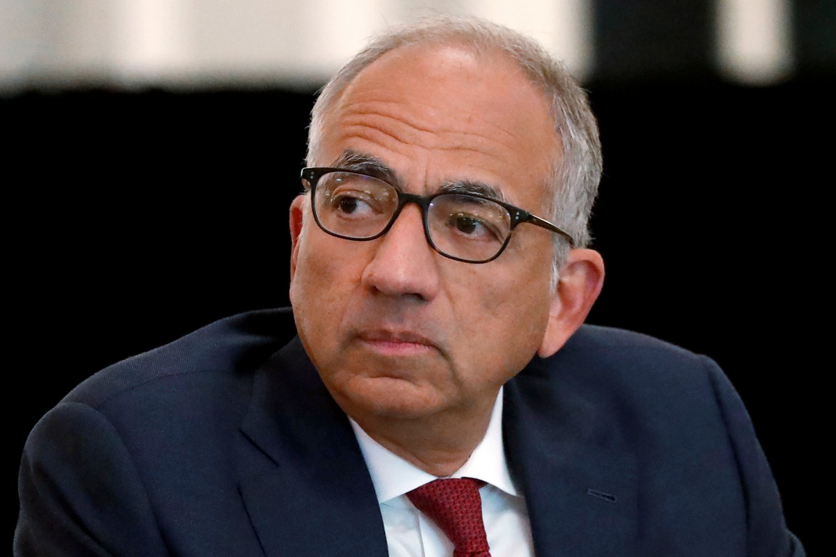 Το απόλυτο χάος στη FIFA: Παραιτήθηκε ο κορυφαίος σύμβουλος του Ινφαντίνο                                          Το απόλυτο χάος στη FIFA: Παραιτήθηκε ο κορυφαίος σύμβουλος του Ινφαντίνο