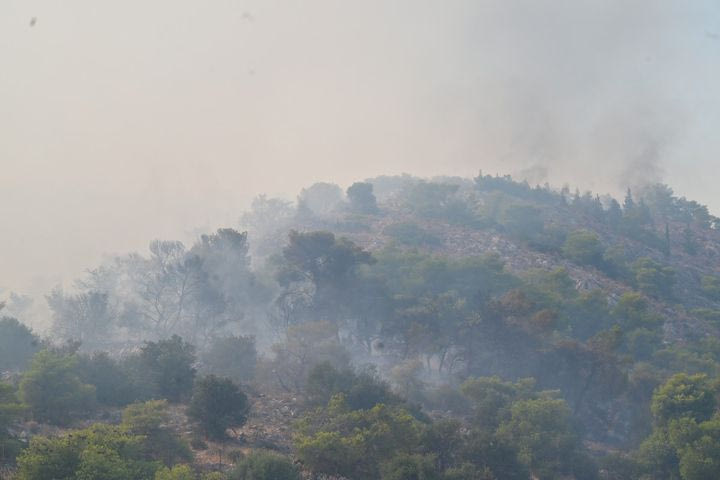 Φωτιά στο Χαϊδάρι: Προς εκκένωση η ψυχιατρική κλινική στο Δαφνί