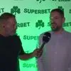 Ο υπεύθυνος χορηγιών της Superbet, Σάκης Γκουτζιώτης: “Θα συνεχίσουμε να στηρίζουμε την κοινωνία μέσω του Παναθηναϊκού”