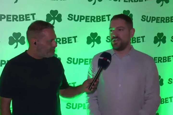 Ο υπεύθυνος χορηγιών της Superbet, Σάκης Γκουτζιώτης: “Θα συνεχίσουμε να στηρίζουμε την κοινωνία μέσω του Παναθηναϊκού”