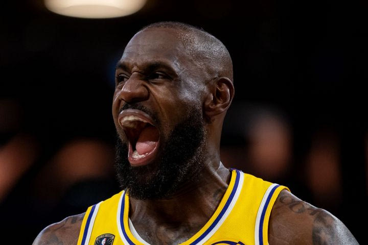 NBA: Αυτό είναι το συμβόλαιο του ΛεΜπρόν Τζέιμς στους Σίξερς