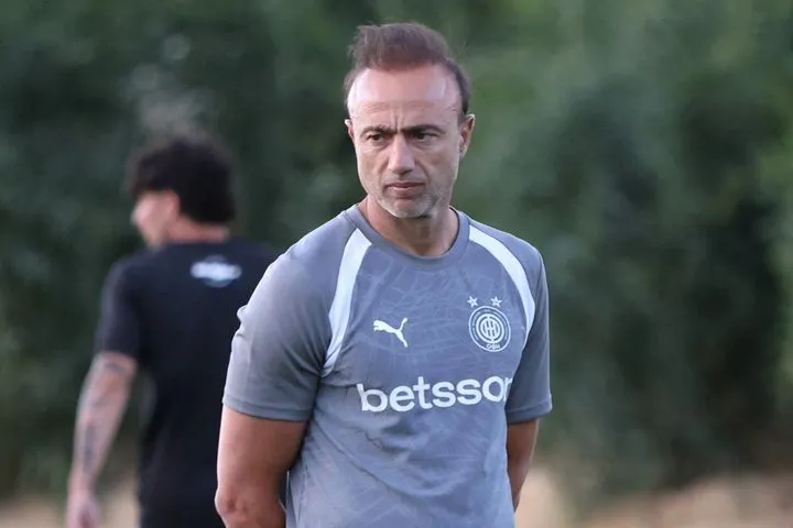 Κόντης: “Θέλω σίγουρα έξι μεταγραφές, υπάρχουν περιπτώσεις που είμαστε κοντά”
