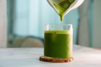 Matcha: Τα οφέλη του για την υγεία και πότε είναι καλύτερο να το πίνεις