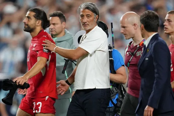 Μουντιάλ 2026: Έξαλλος ο Γιακίν με την αποβολή του Εμπολό – “Η απόφαση από τον VAR και τον διαιτητή ήταν απίστευτη”