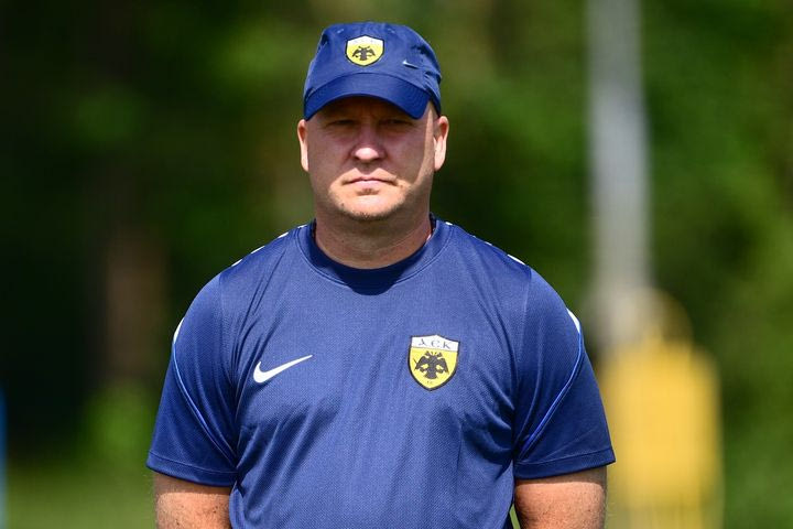 AEK: Τι σκέφτεται ο Νίκολιτς για τους πλάγιους μπακ