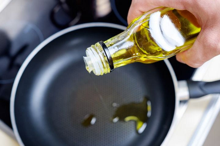 Γιατί δεν πρέπει να κόψεις το ελαιόλαδο από τη διατροφή σου
