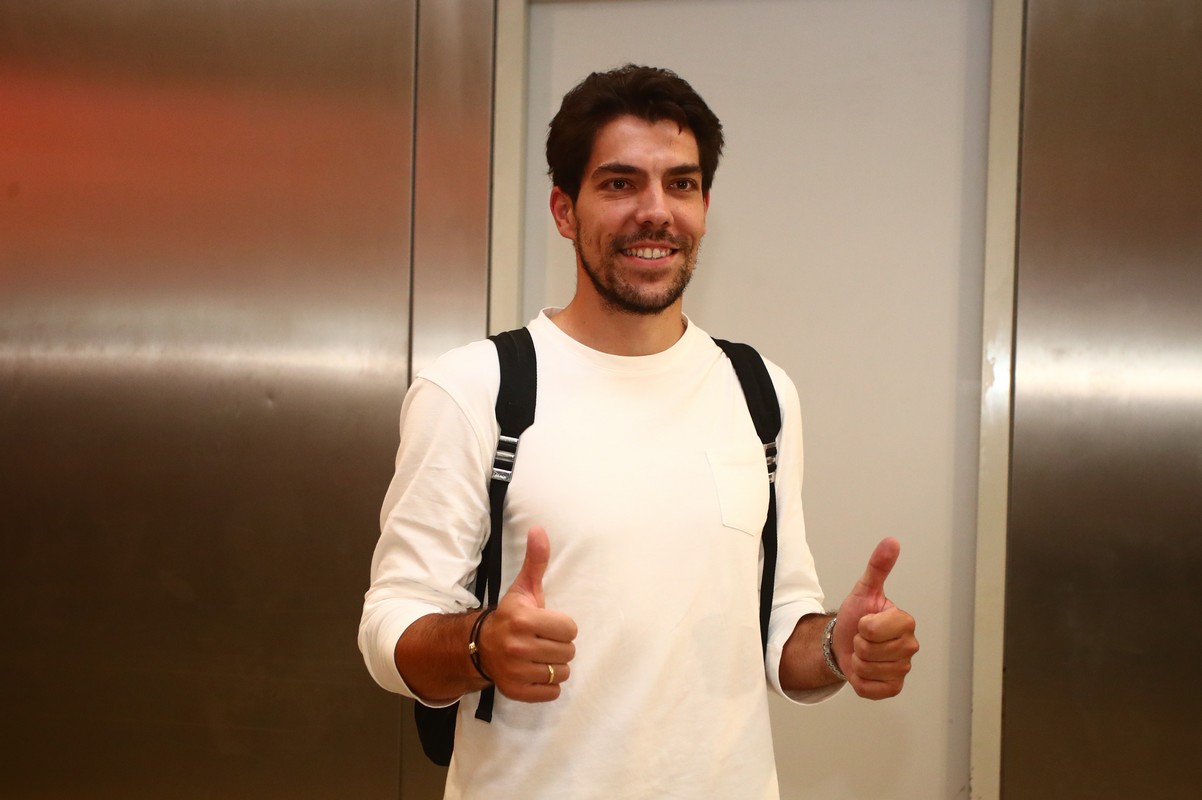 Η άφιξη του Ορτέγκα στην Αθήνα για λογαριασμό του Ολυμπιακού                                          Η άφιξη του Ορτέγκα στην Αθήνα για λογαριασμό του Ολυμπιακού