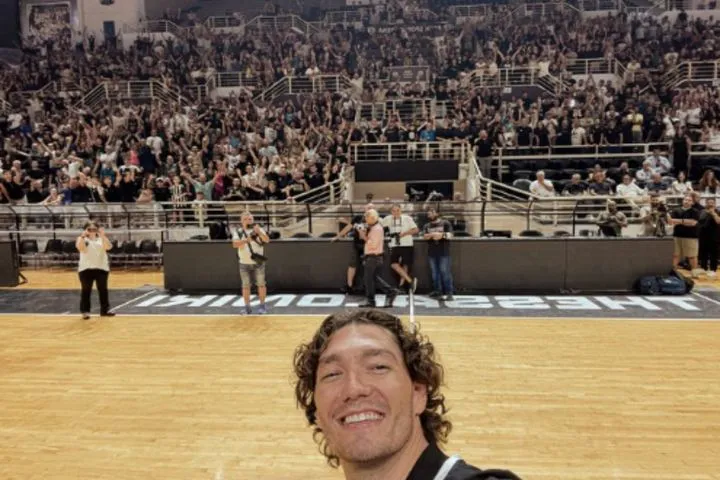 Η πρώτη selfie και το “ευχαριστώ” του Τζέντι Όσμαν στον κόσμο του ΠΑΟΚ