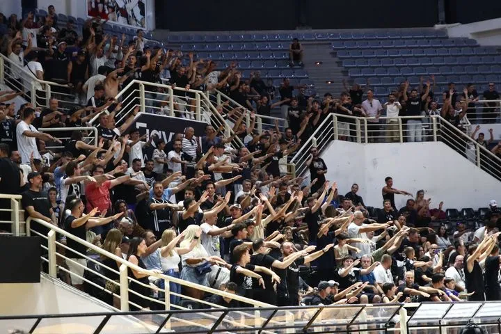Χιλιάδες φίλαθλοι του ΠΑΟΚ στην παρουσίαση του Τζέντι Όσμαν: Οι πρώτες εικόνες από την PAOK Sports Arena