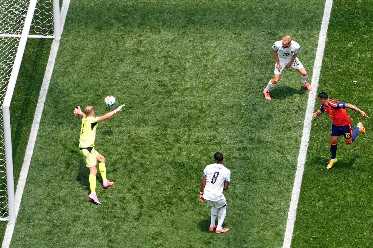 Η καρφωτή κεφαλιά του Πέδρο Πόρο για το 2-0 της Ισπανίας απέναντι στην Αυστρία