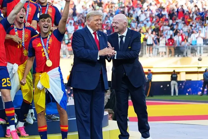 Μουντιάλ 2026: Ο Ινφαντίνο τραβούσε τον Τραμπ για να φύγει από το σημείο της απονομής