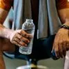 Κρύο ή χλιαρό νερό μετά τη γυμναστική; Τι είναι καλύτερο;