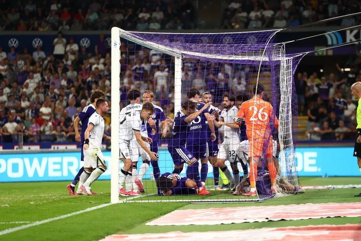 Το 3-2 του ΠΑΟΚ με το πέναλτι του Γερεμέγεφ και η ένταση που έφερε την αποβολή του Ζίβκοβιτς