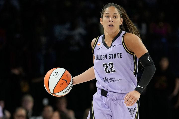 WNBA: Μπάρτον και Γουίλιαμς υπέγραψαν τη νίκη των Βάλκιριζ στην έδρα των Γουίνγκς