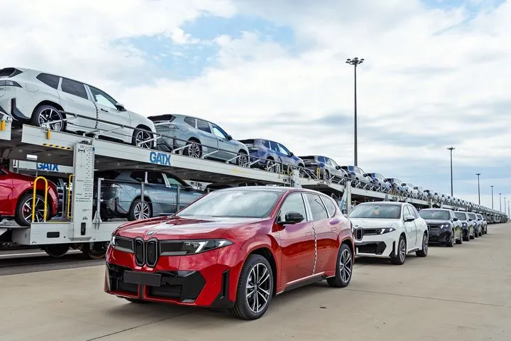 Το BMW Group προσαρμόζεται στον εντεινόμενο ανταγωνισμό- “Μέσα” στις προβλέψεις για τα οικονομικά αποτελέσματα του 2026