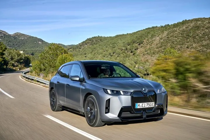 Με τη Neue Klasse η BMW συμπλήρωσε ήδη 2 εκατομμύρια πωλήσεις ηλεκτρικών
