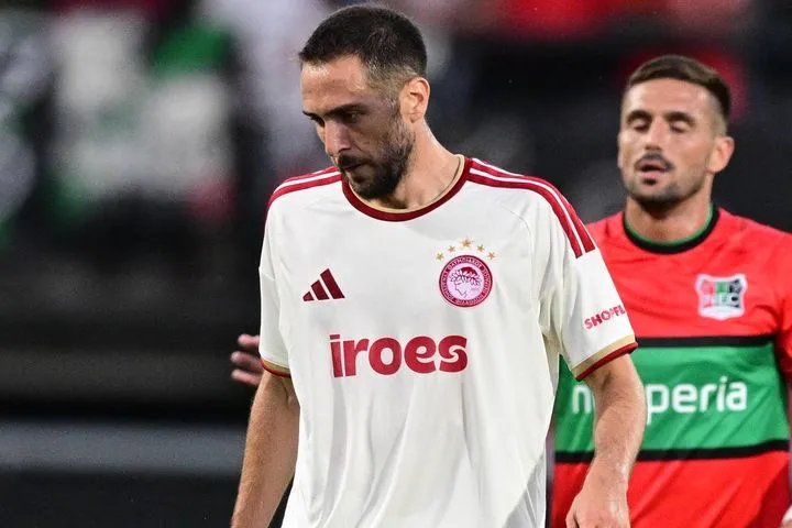 Το όνειρο έσβησε για τον Ολυμπιακό, που συνεχίζει στο Europa League: Καθοριστική η αποβολή του Φορτούνη