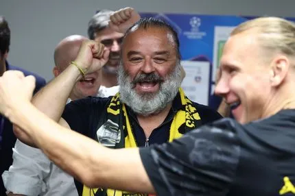 Ξέφρενο πάρτι στα αποδυτήρια της ΑΕΚ για την πρόκριση στη League Phase του Champions League