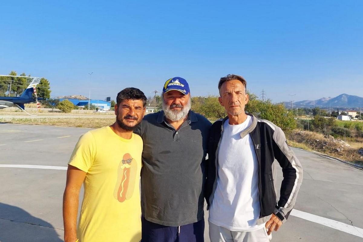 Δύο φίλοι της ΑΕΚ έζησαν την πιο τρελή ιστορία: Από τη Νότια Κρήτη στην Allwyn Arena με το ελικόπτερο του Μάριου Ηλιόπουλου                                          Δύο φίλοι της ΑΕΚ έζησαν την πιο τρελή ιστορία: Από τη Νότια Κρήτη στην Allwyn Arena με το ελικόπτερο του Μάριου Ηλιόπουλου