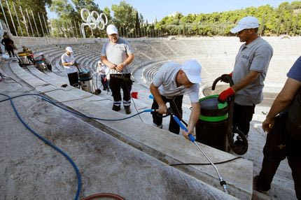 Υμνοι από τα κορυφαία διεθνή Μ.Μ.Ε. για τον καθαρισμό των μαρμάρων του Παναθηναϊκού Σταδίου