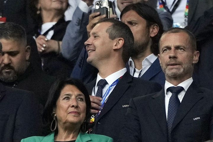 Κορυφαίο στέλεχος αποχωρεί από τη FIFA, εντείνοντας τις αντιδράσεις για το σχέδιο Ινφαντίνο