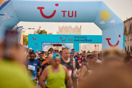Ο Διεθνής Μαραθώνιος Ρόδου και η TUI συνεχίζουν τη συνεργασία έως το 2030