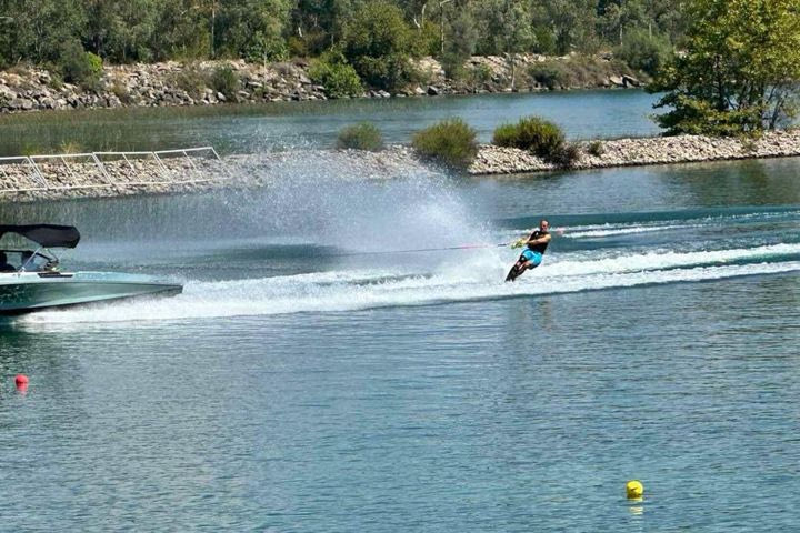Ρεκόρ συμμετοχών στο Eυρωπαϊκό Πρωτάθλημα Θαλάσσιου Σκι Νέων στο Αγρίνιο