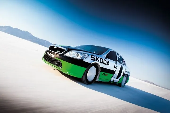 Σαν σήμερα: Αυτό είναι το θρυλικό Skoda Octavia που "έσπασε το κοντέρ" και έφτασε τα 365 χλμ./ώρα