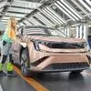 Το μεγαλύτερο SUV της Skoda: Ξεκίνησε η παραγωγή του νέου Peaq δίπλα στο Octavia