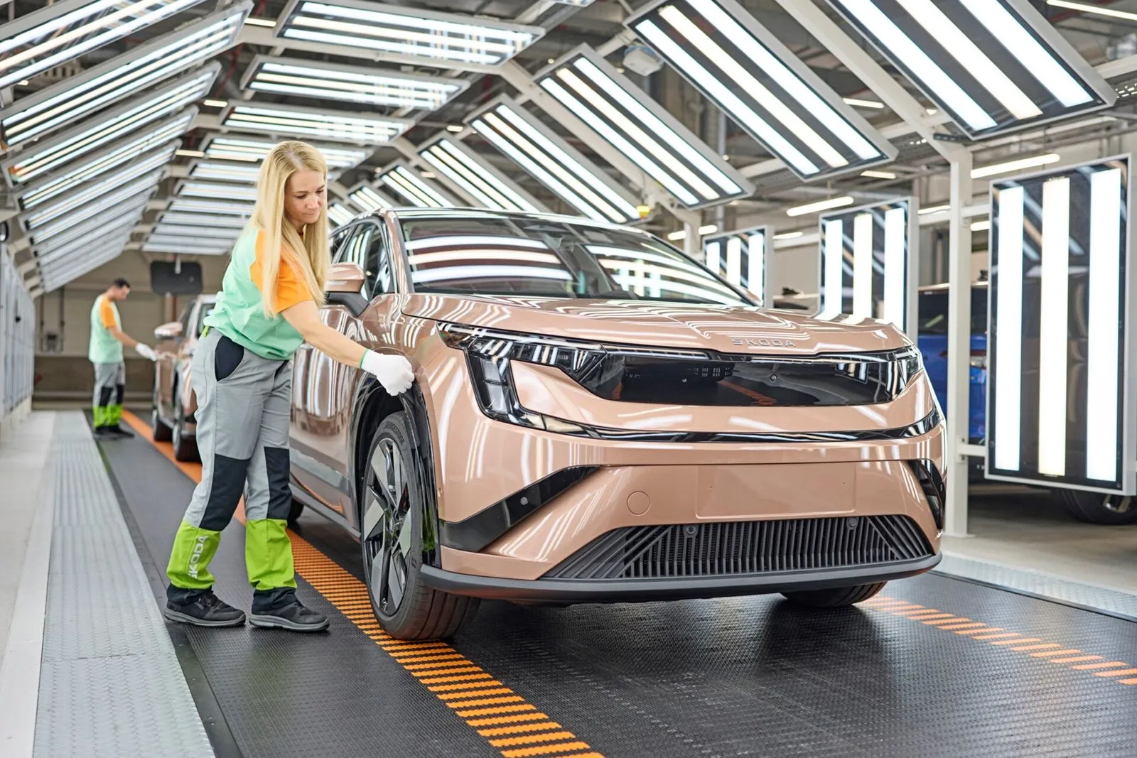 Το μεγαλύτερο SUV της Skoda: Ξεκίνησε η παραγωγή του νέου Peaq δίπλα στο Octavia
