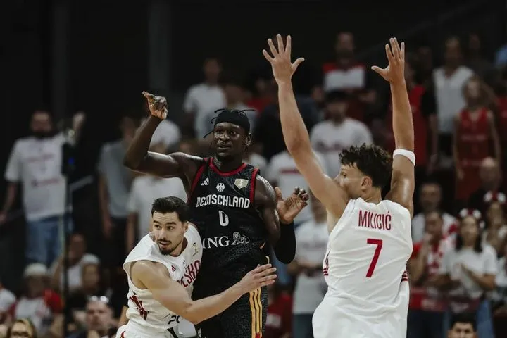 Πολωνία – Γερμανία 94-96: Οι πρωταθλητές Ευρώπης λύγισαν την ομάδα του Μίλιτσιτς μετά από ματσάρα που χρειάστηκε παράταση και την έπιασαν στο 7-1