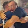 Το τρομερό video με τον Βουλκίδη να σηκώνει στα χέρια τον Πρόεδρο της Ελληνικής Ολυμπιακής Επιτροπής