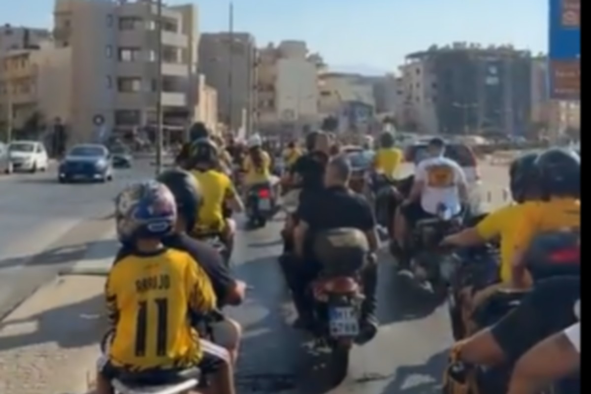Κιτρινόμαυρη λαοθάλασσα στο Ηράκλειο: Η εντυπωσιακή μοτοπορεία των φίλων της ΑΕΚ προς το Παγκρήτιο                                          Κιτρινόμαυρη λαοθάλασσα στο Ηράκλειο: Η εντυπωσιακή μοτοπορεία των φίλων της ΑΕΚ προς το Παγκρήτιο