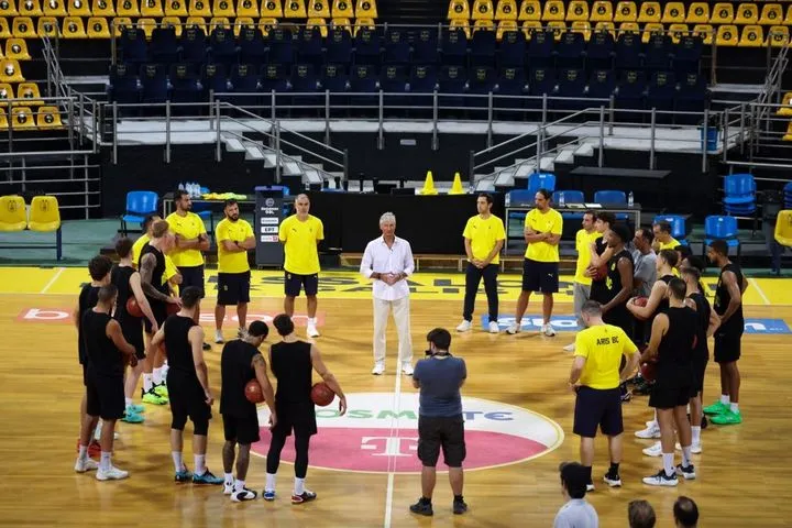 Ο Άρης ξεκίνησε την προετοιμασία του: Οι παρόντες, οι απόντες και οι παίκτες που βοηθούν στις προπονήσεις
